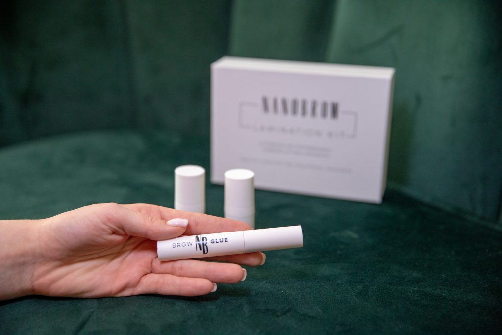 Πρακτικό κιτ ανόρθωσης φρυδιών και πλαστικοποίησης