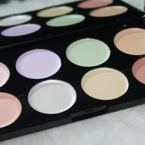 Concealer. Ποιο να επιλέξετε και πώς να το χρησιμοποιήσετε;